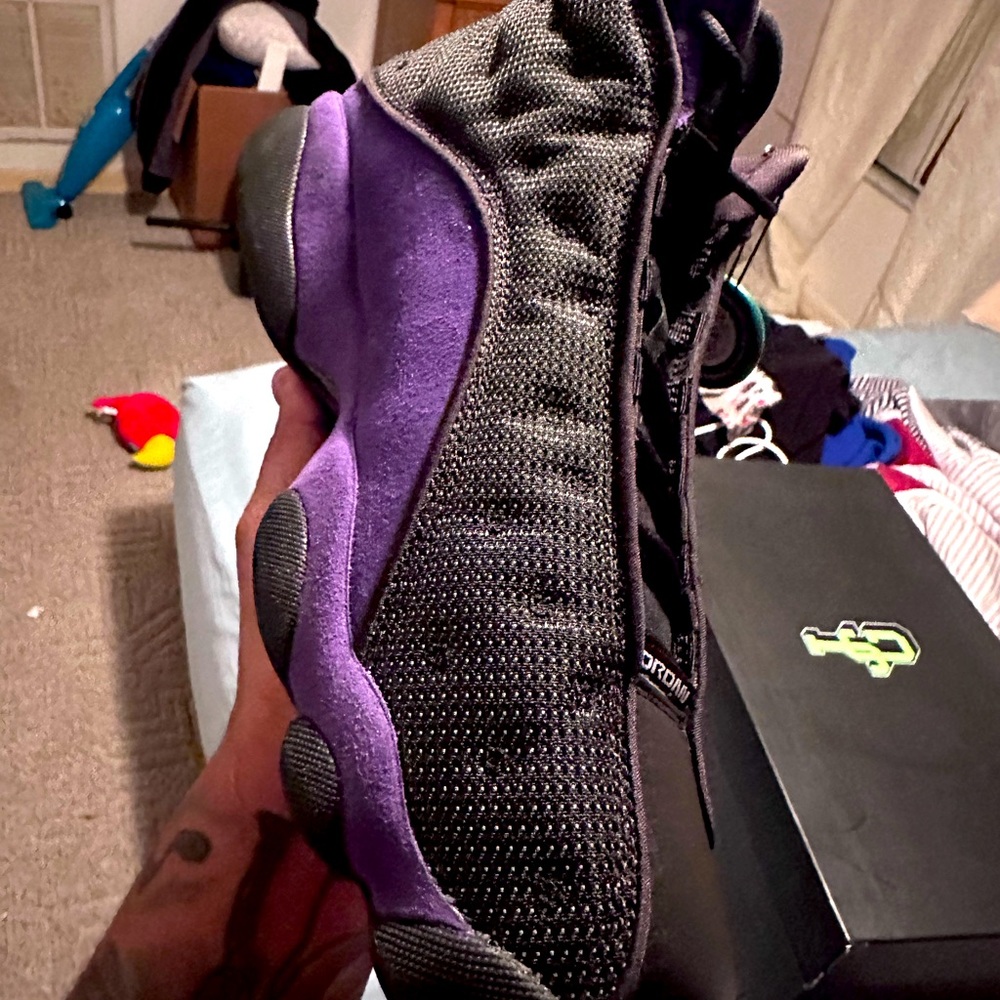 BRAND NEW JORDAN RETRO 13 COURT PURPLE